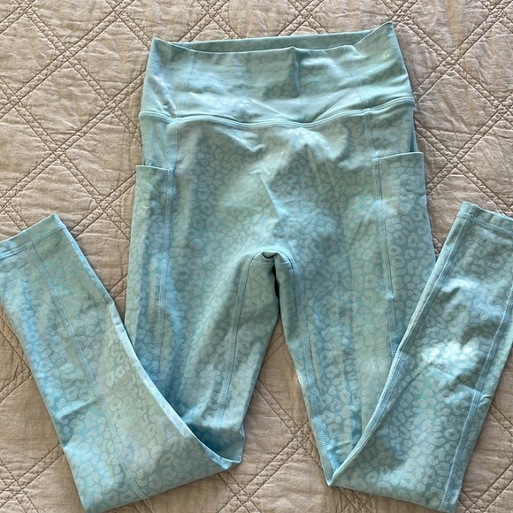 Tyc leggings in ice blue with animal print. - Picture 5 of 5